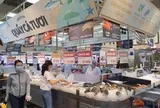 Vì sao nhiều gia đình thích mua cá ở siêu thị hơn ở chợ?