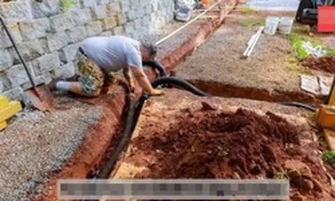 Vừa mua nhà mới, người đàn ông đào móng rồi chết lặng trước thứ nằm dưới nền đất: Giá trị hơn 20 tỷ đồng