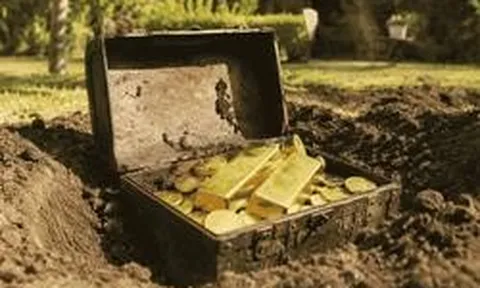 Đào móng xây bể bơi, phát hiện nhiều vàng thỏi và tiền xu trị giá hơn 20 tỷ đồng